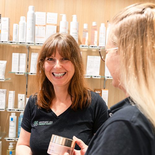 Apotheke am Oberen Markt Team lachend